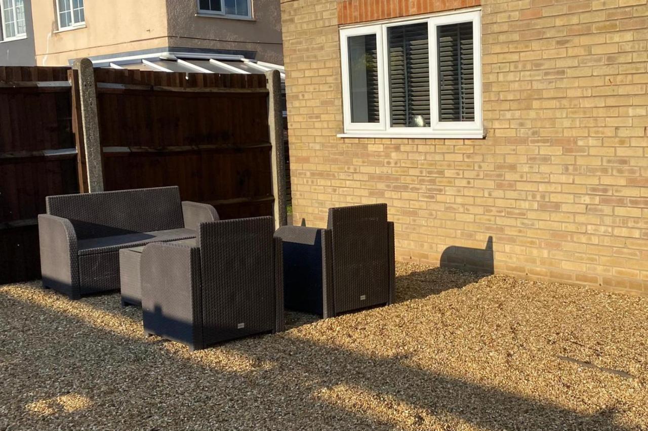 Riverside Park Ground Floor Apartment - St Neots Екстер'єр фото