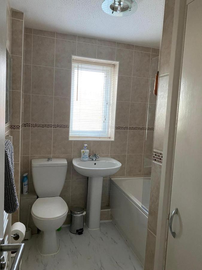 Riverside Park Ground Floor Apartment - St Neots Екстер'єр фото