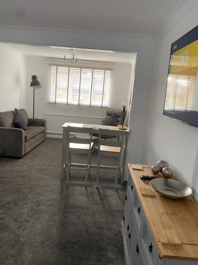 Riverside Park Ground Floor Apartment - St Neots Екстер'єр фото